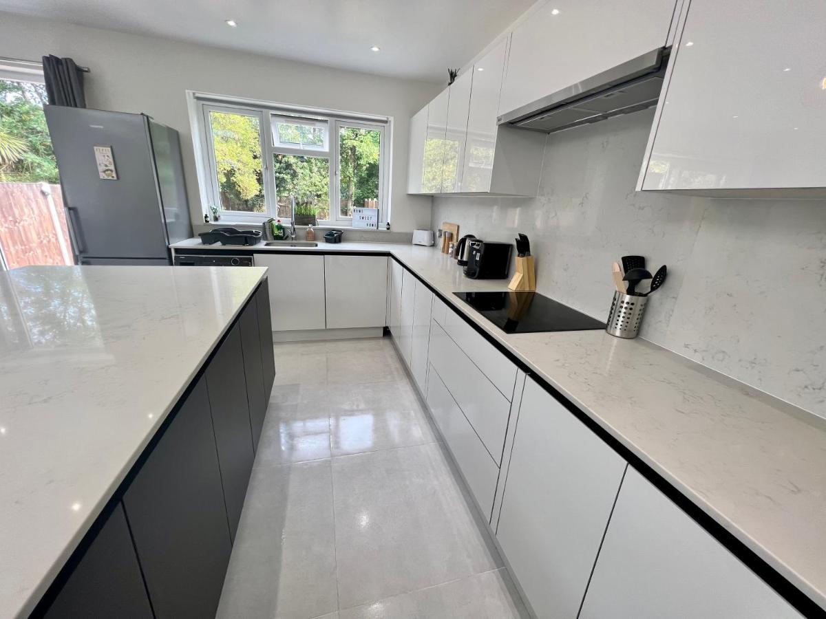 Villa Wembley Stadium 5 Star Brand New Luxury Sleeps 14 With Parking London Exterior foto