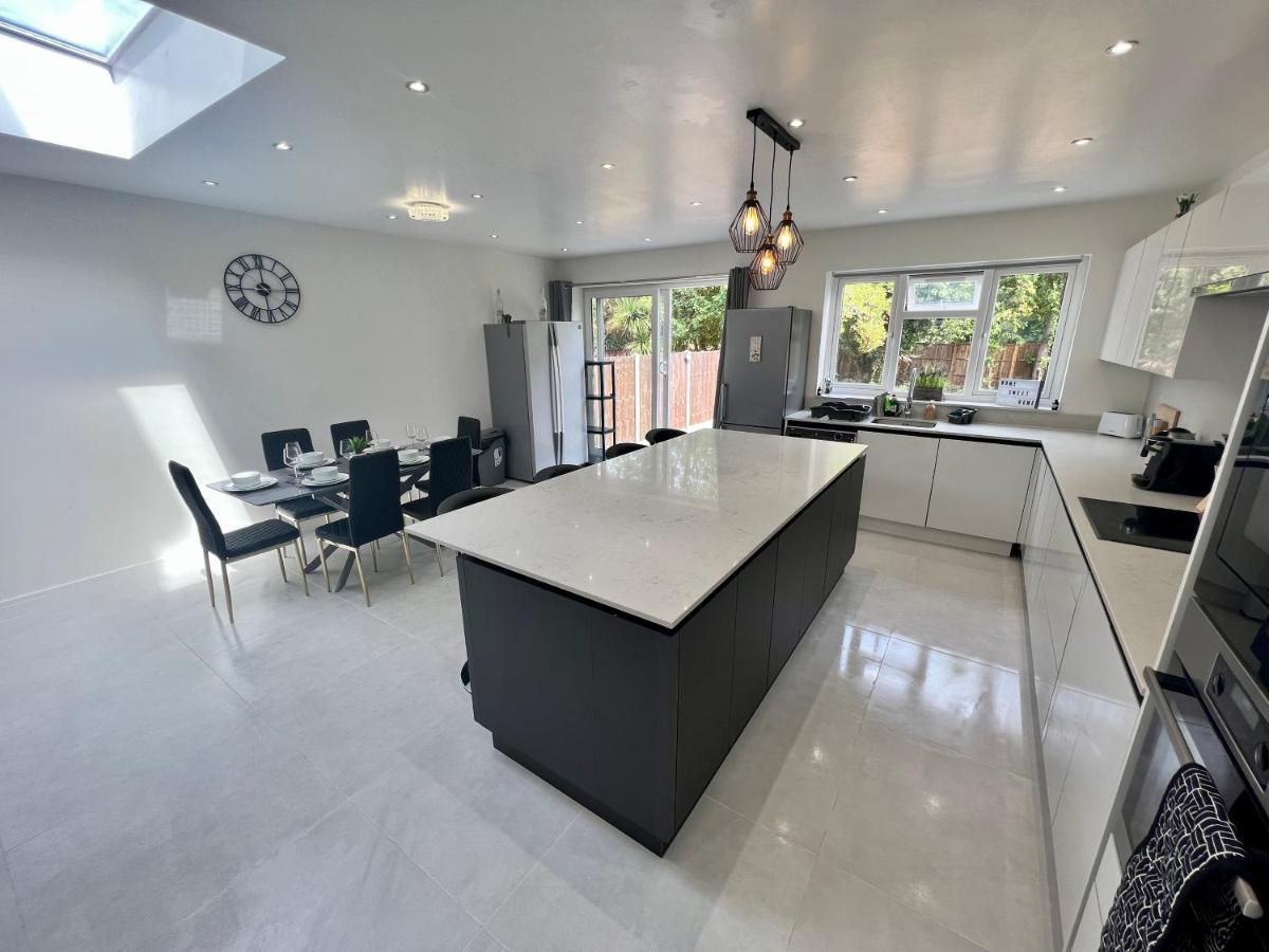 Villa Wembley Stadium 5 Star Brand New Luxury Sleeps 14 With Parking London Exterior foto