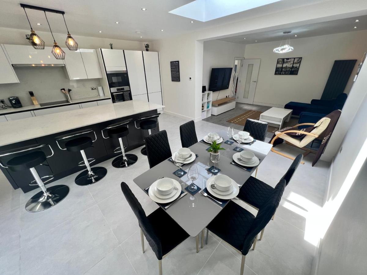 Villa Wembley Stadium 5 Star Brand New Luxury Sleeps 14 With Parking London Exterior foto
