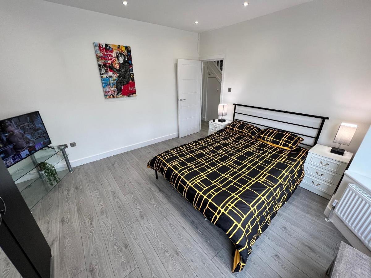 Villa Wembley Stadium 5 Star Brand New Luxury Sleeps 14 With Parking London Exterior foto
