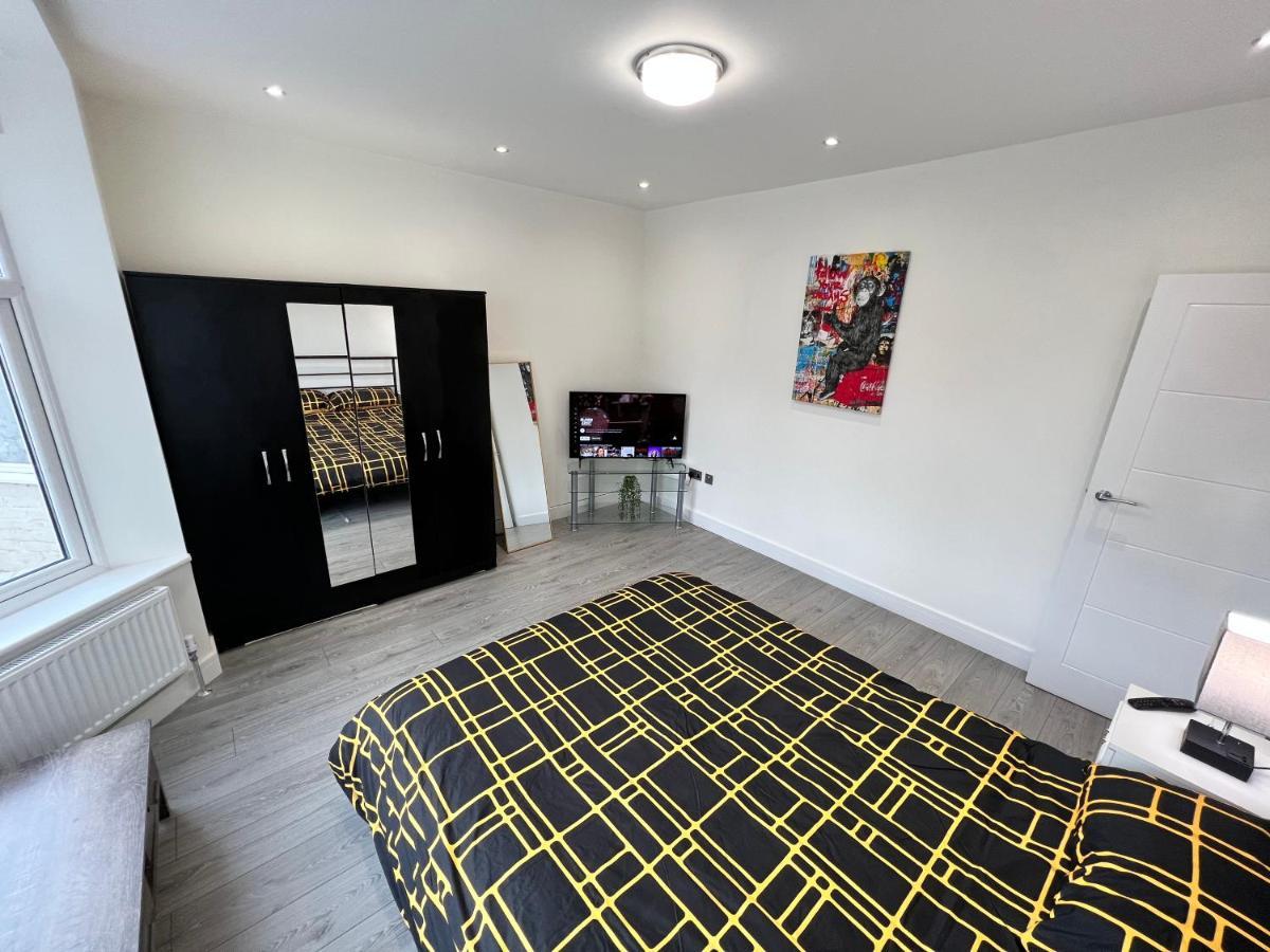 Villa Wembley Stadium 5 Star Brand New Luxury Sleeps 14 With Parking London Exterior foto
