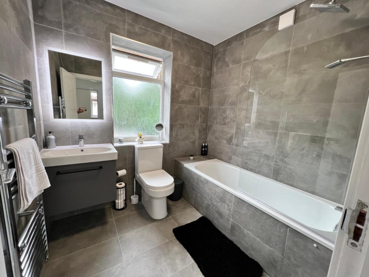 Villa Wembley Stadium 5 Star Brand New Luxury Sleeps 14 With Parking London Exterior foto